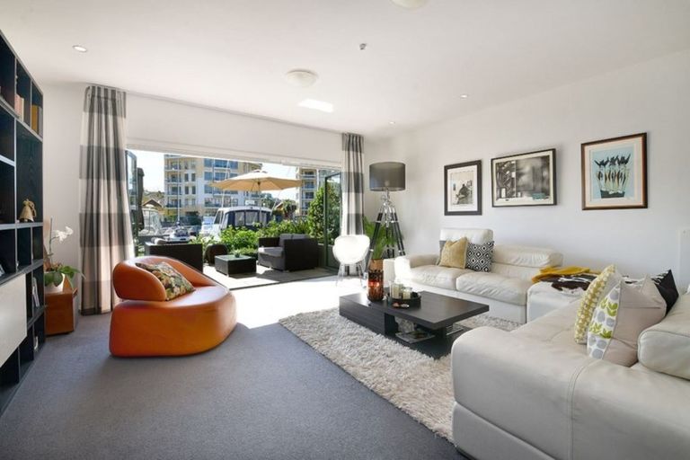 Photo of property in 128 Harbour Village Drive, Gulf Harbour, Whangaparaoa, 0930