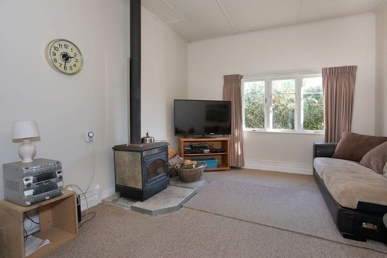 Photo of property in 6 George Street, Ohingaiti, Hunterville, 4785