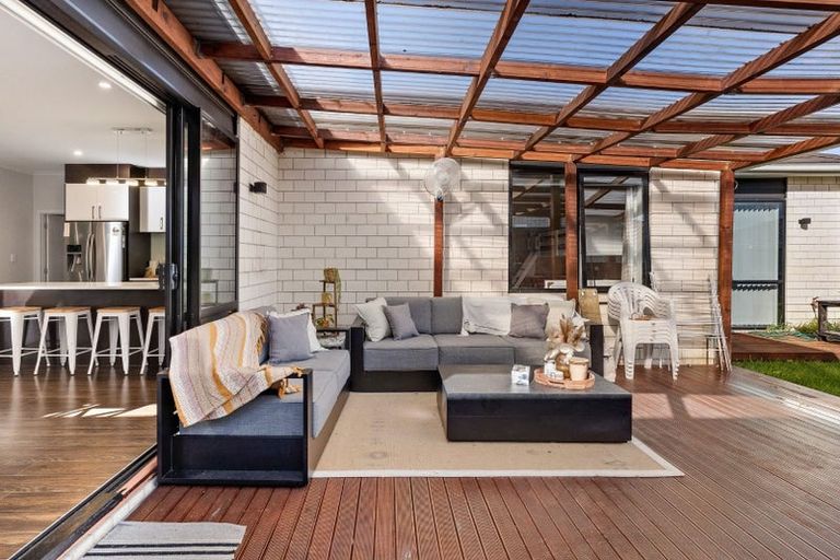 Photo of property in 180 Jutland Road, Pukekohe, 2120