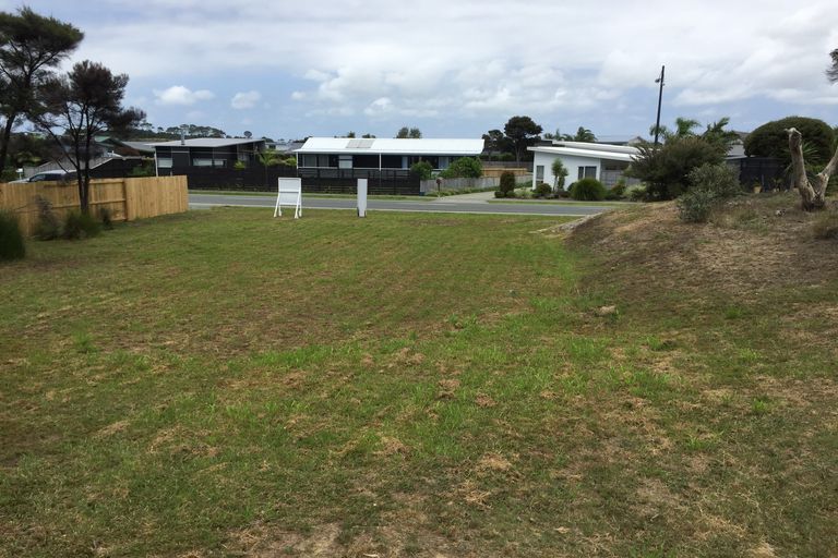 Photo of property in 13 Seabreeze Road, Mangawhai Heads, Mangawhai, 0505