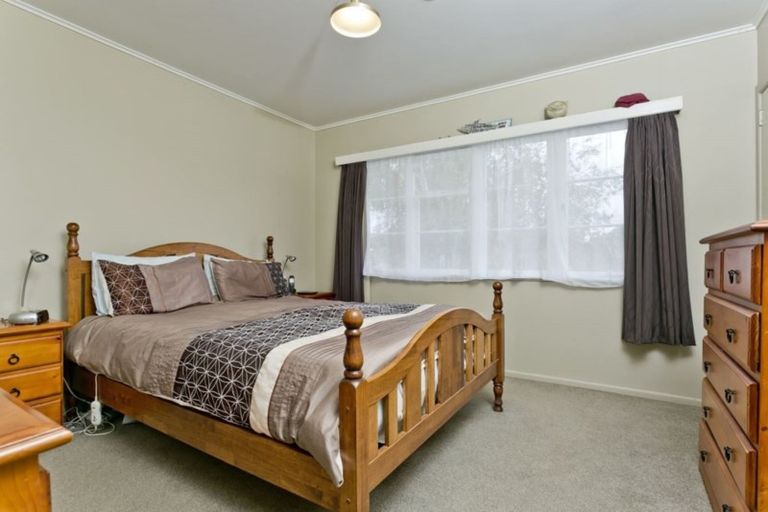Photo of property in 1/15 Elliott Avenue, Bayview, Auckland, 0629