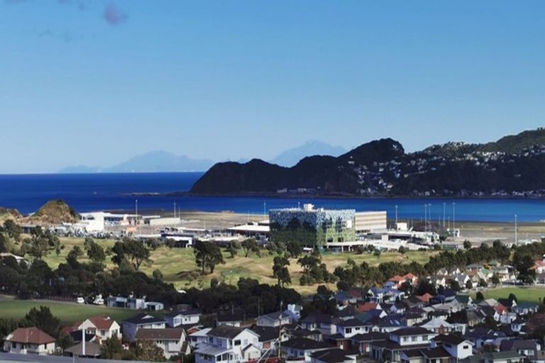 Photo of property in 2/197 Townsend Road, Miramar, Wellington, 6022