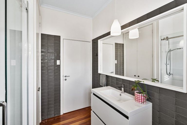 Photo of property in 113a Chaucer Road, Hospital Hill, Napier, 4110