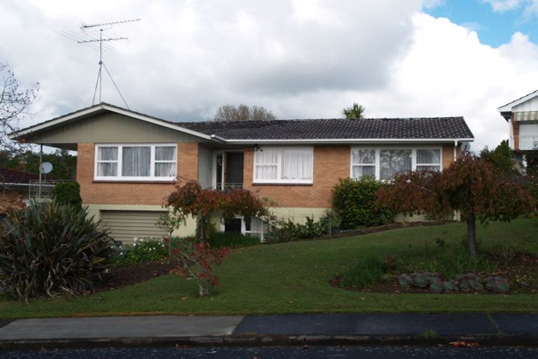Photo of property in 17 Kayeleen Place, Cockle Bay, Auckland, 2014