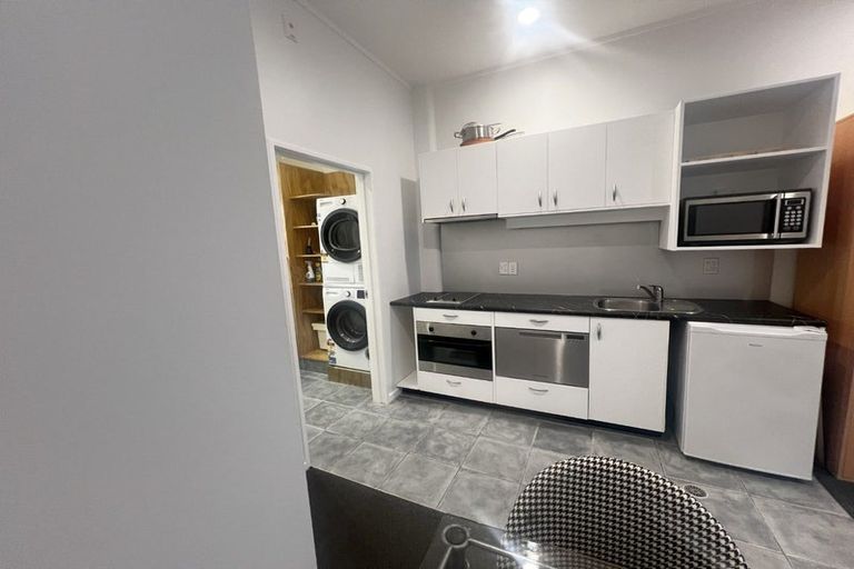 Photo of property in Edward Street Apartments, 15/3 Edward Street, Te Aro, Wellington, 6011