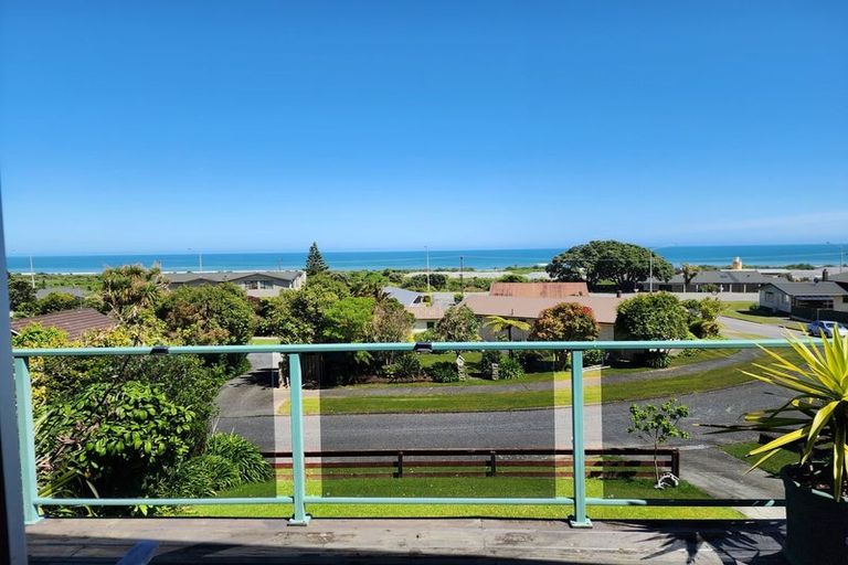 Photo of property in 15 Nolan Crescent, Karoro, Greymouth, 7805