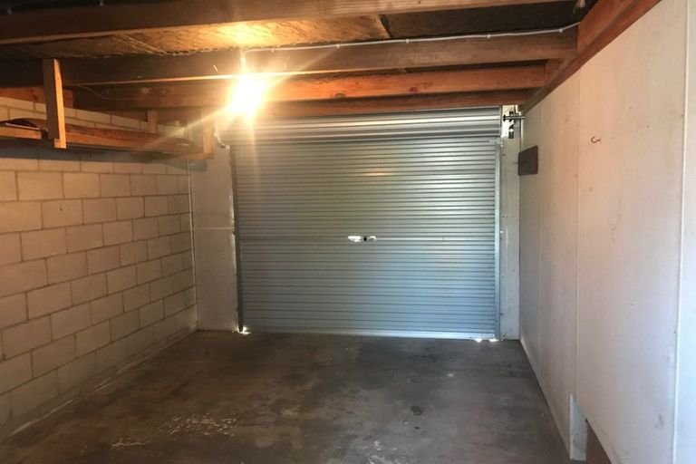 Photo of property in 1/37 Eversleigh Road, Belmont, Auckland, 0622