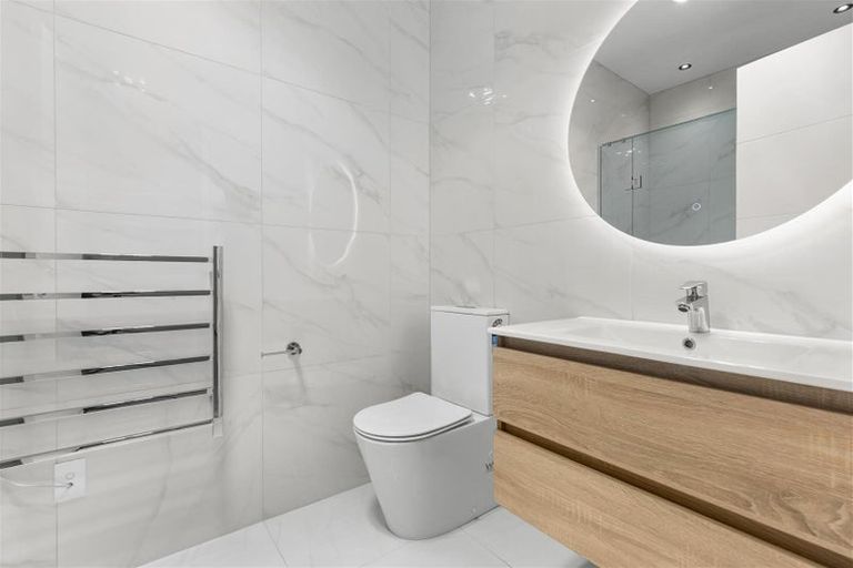 Photo of property in 27 Kuaha Road, Massey, Auckland, 0614