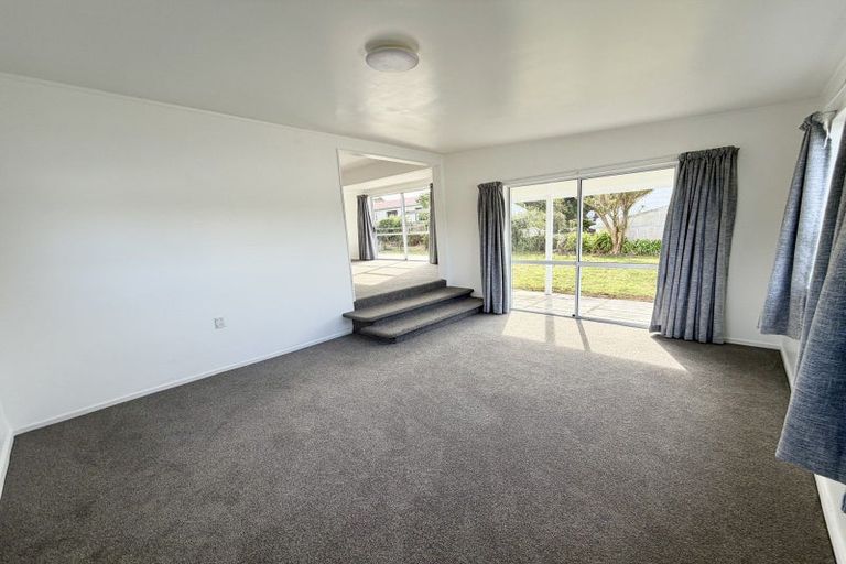 Photo of property in 8 Fantome Place, Whalers Gate, New Plymouth, 4310