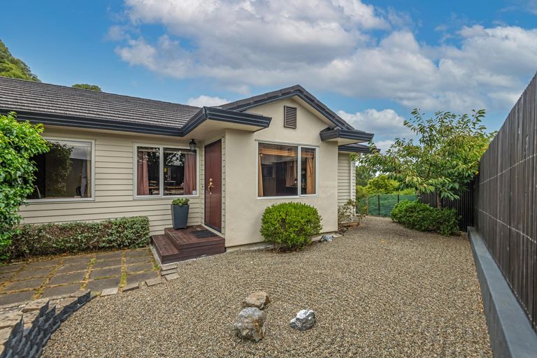 Photo of property in 40 Ruapehu Drive, Fitzherbert, Palmerston North, 4410