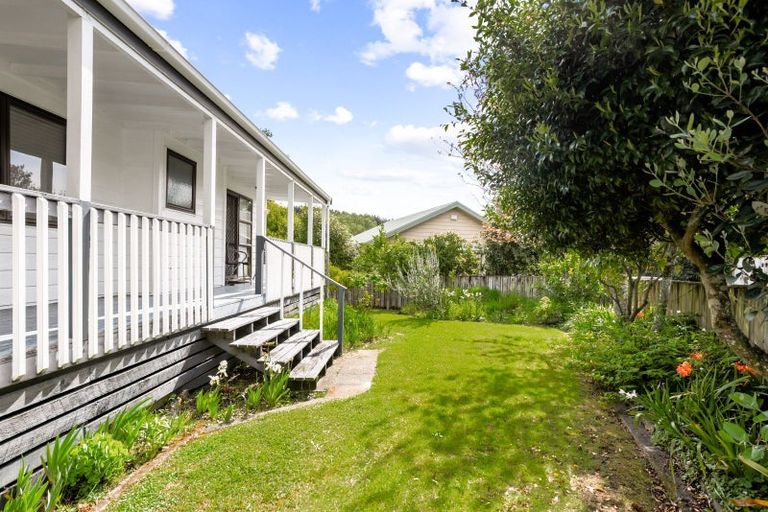 Photo of property in 135 Everitt Crescent, Whangamata, 3620