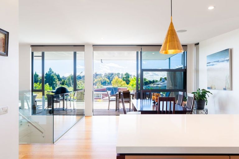 Photo of property in 142 Lake Crescent, Hamilton Lake, Hamilton, 3204