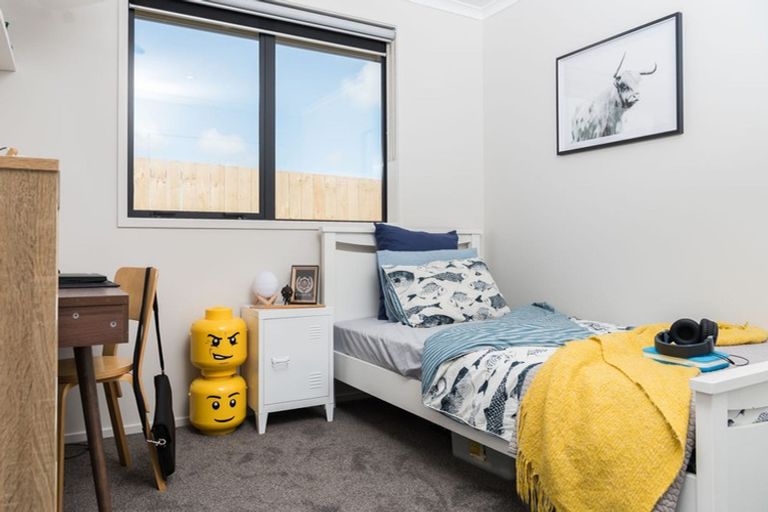 Photo of property in 21 Vogwill Road, Kumeu, 0810