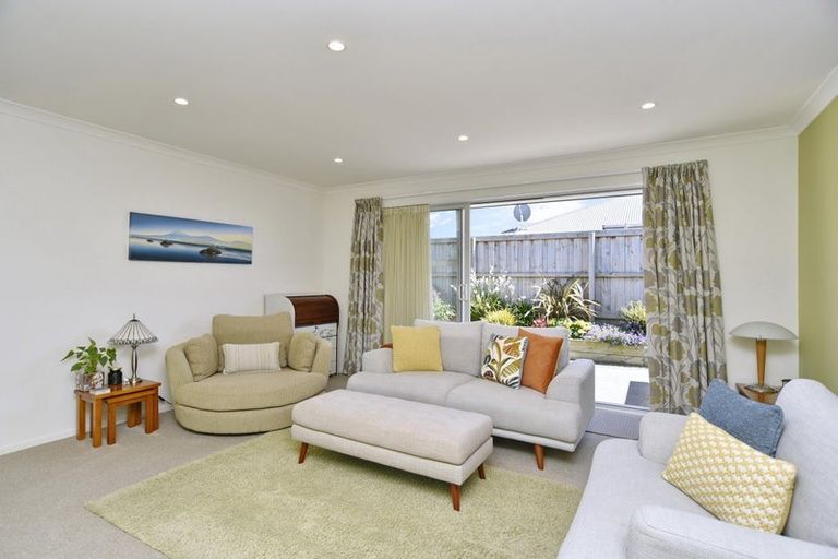 Photo of property in 21 Tutton (pvt) Mews, Rangiora, 7400