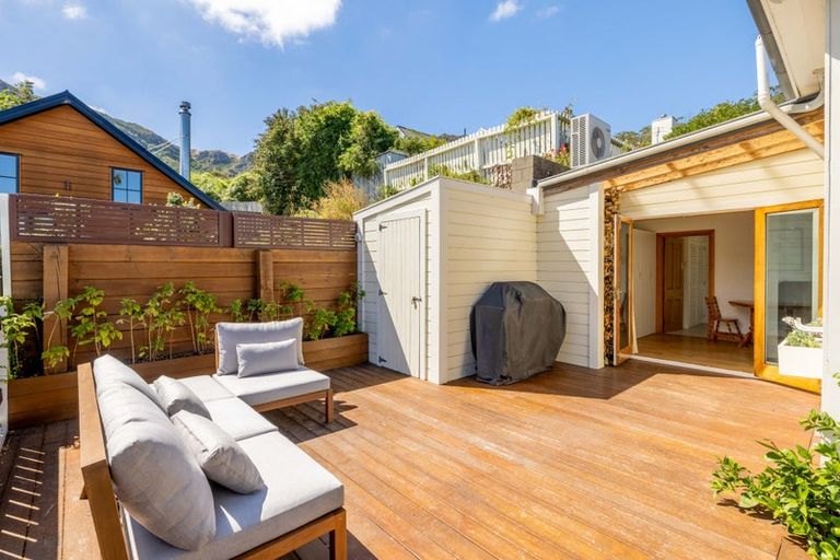 Photo of property in 4 Ripon Street, Lyttelton, 8082