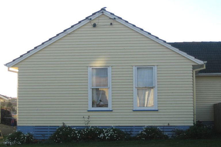 Photo of property in 38a-b Miranda Street, Cannons Creek, Porirua, 5024