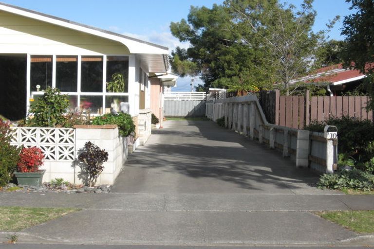 Photo of property in 2/10 Veronica Avenue, Marewa, Napier, 4110