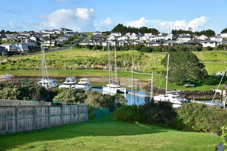 Photo of property in 100 Voyager Drive, Gulf Harbour, Whangaparaoa, 0930