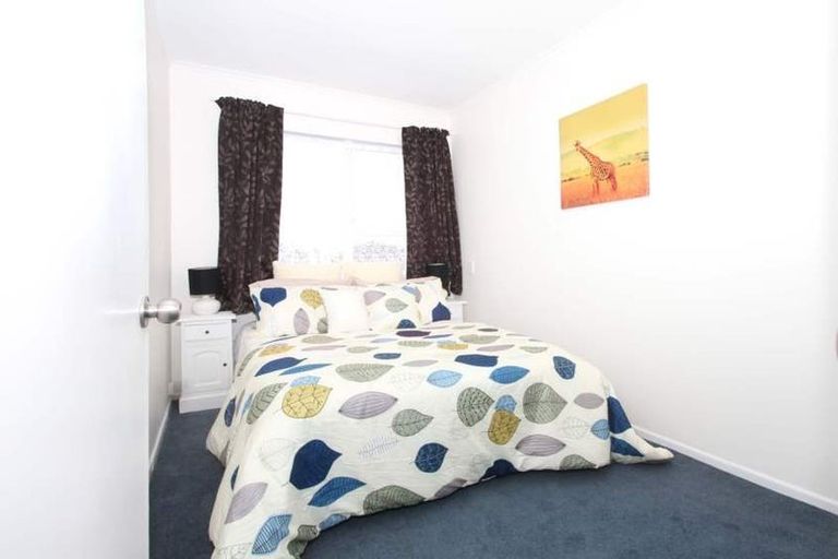 Photo of property in 19 Evans Road, Glen Eden, Auckland, 0602