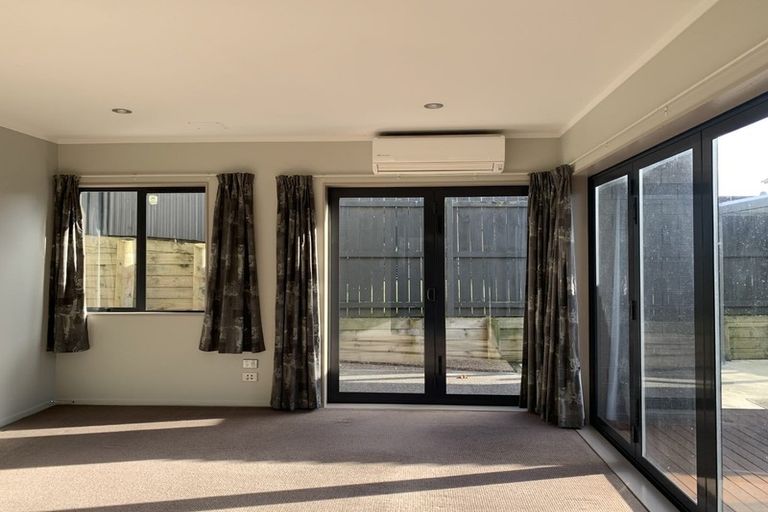 Photo of property in 4 Newfound Way, Glen Eden, Auckland, 0602