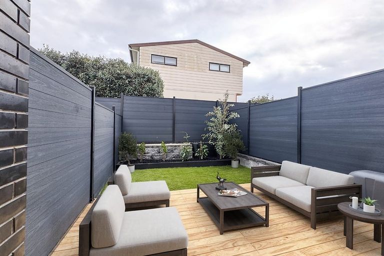 Photo of property in 9/6 James Street, Bayview, Auckland, 0629