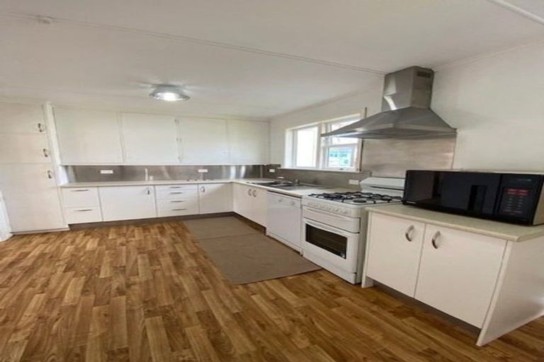 Photo of property in 1b Hollies Crescent, Johnsonville, Wellington, 6037