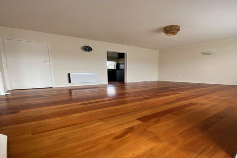 Photo of property in 2/43 Shakespeare Road, Milford, Auckland, 0620