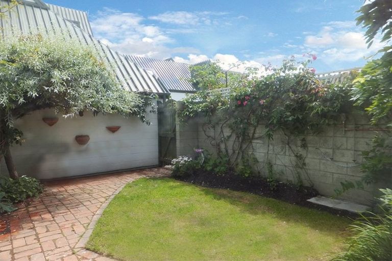 Photo of property in 2/12 Shrewsbury Street, Merivale, Christchurch, 8014