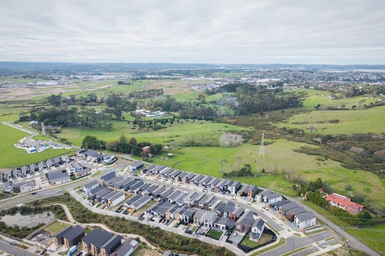 Photo of property in 12 Papai Lane, Massey, Auckland, 0614