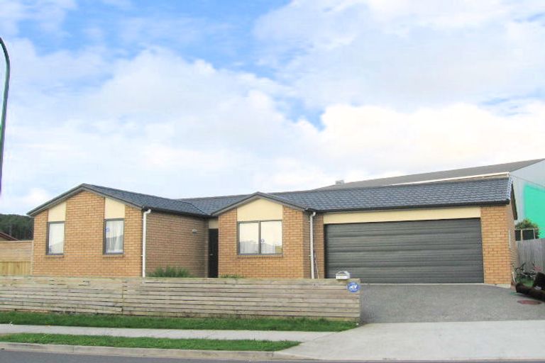 Photo of property in 39 Woodbank Drive, Glen Eden, Auckland, 0602