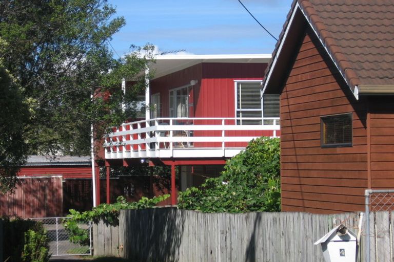 Photo of property in 1/4 Rewa Street, New Lynn, Auckland, 0600