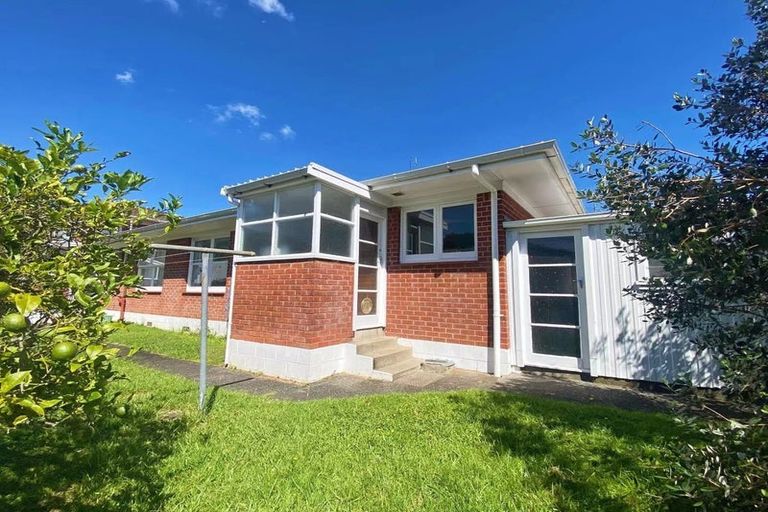 Photo of property in 2/24 Inverness Road, Browns Bay, Auckland, 0630