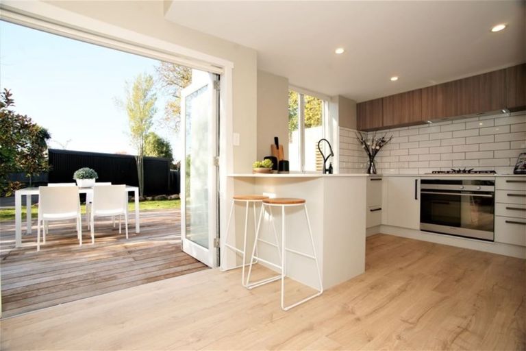 Photo of property in 66 Wilsons Road, Saint Martins, Christchurch, 8022