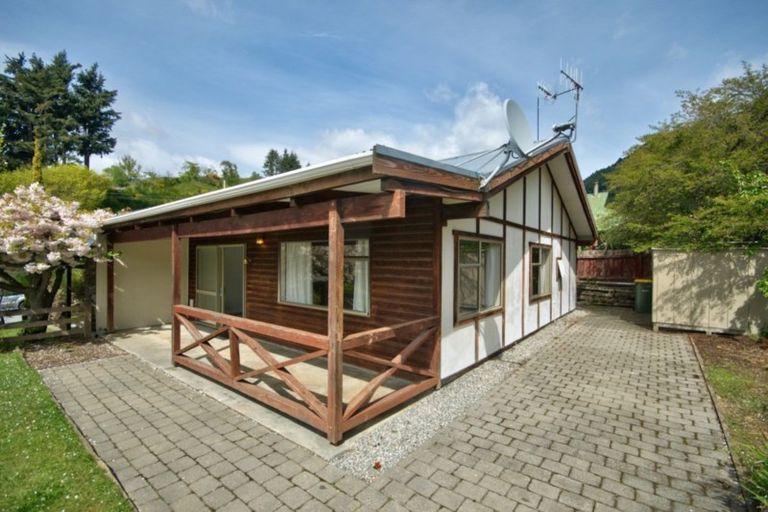 Photo of property in 4a Avalon Crescent, Fernhill, Queenstown, 9300