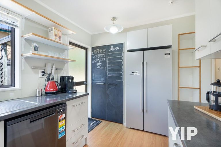 Photo of property in 30 Guadeloupe Crescent, Grenada Village, Wellington, 6037