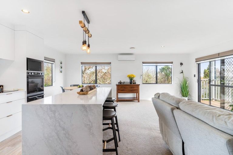 Photo of property in 1/19 Drome View Place, Beach Haven, Auckland, 0626