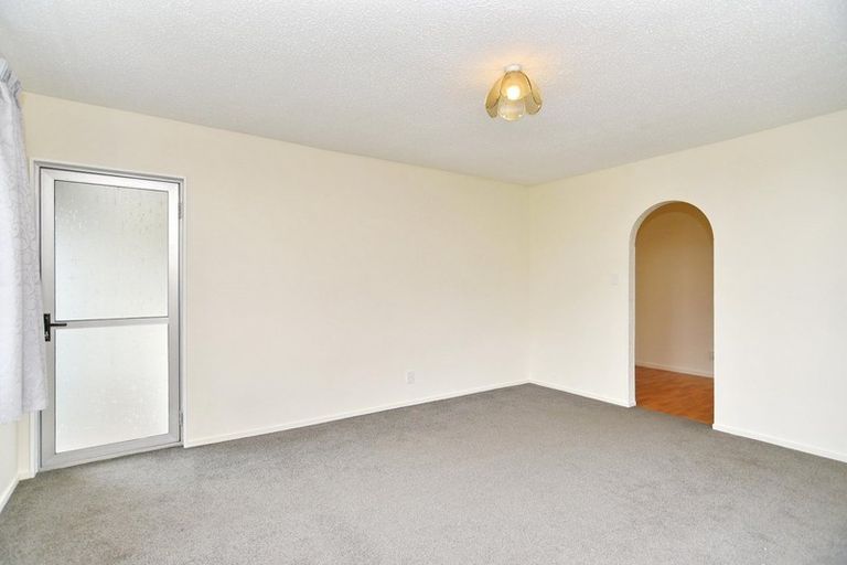 Photo of property in 32 Epsom Road, Sockburn, Christchurch, 8042