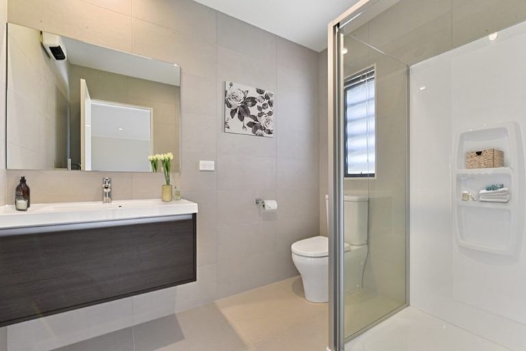 Photo of property in 47 Eugenia Rise, Totara Heights, Auckland, 2105