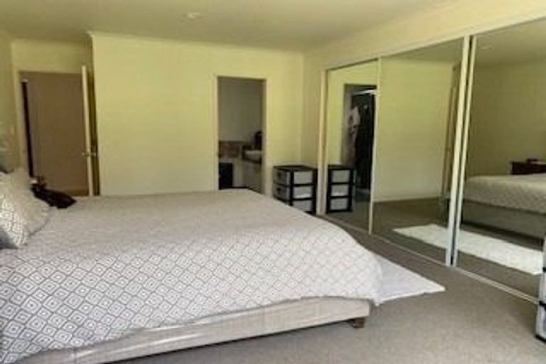 Photo of property in 6 Red Oak Place, Schnapper Rock, Auckland, 0632