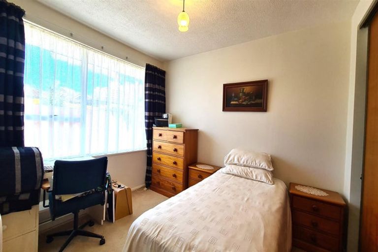 Photo of property in 2/8 Camrose Place, Ilam, Christchurch, 8041