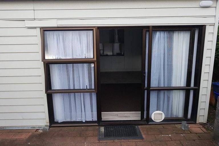 Photo of property in 20 Waterlea Avenue, Mangere Bridge, Auckland, 2022