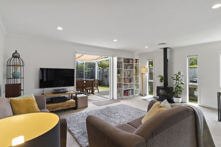 Photo of property in 28 Cotter Street, Greytown, 5712