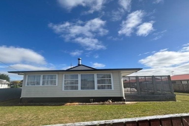 Photo of property in 17 Burns Street, Dannevirke, 4930