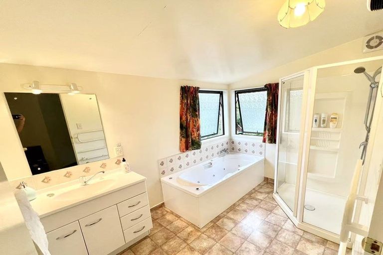 Photo of property in 1 Burnett Place, Lake Tekapo, 7999