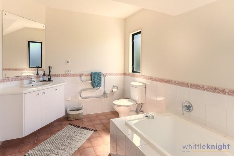 Photo of property in 40a Thornycroft Street, Fendalton, Christchurch, 8052