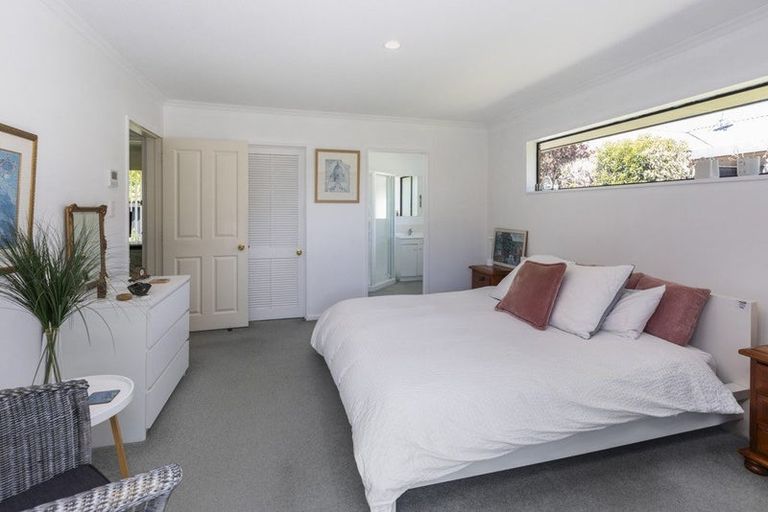 Photo of property in 6 Berkshire Drive, Avonhead, Christchurch, 8042