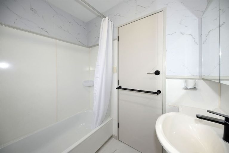 Photo of property in 2/153 Clarence Street, Riccarton, Christchurch, 8011