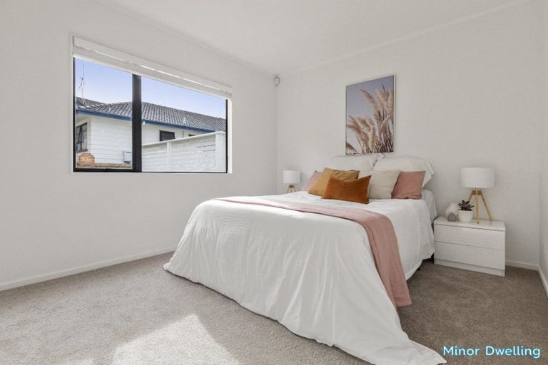 Photo of property in 8 Kupari Place, Totara Vale, Auckland, 0629