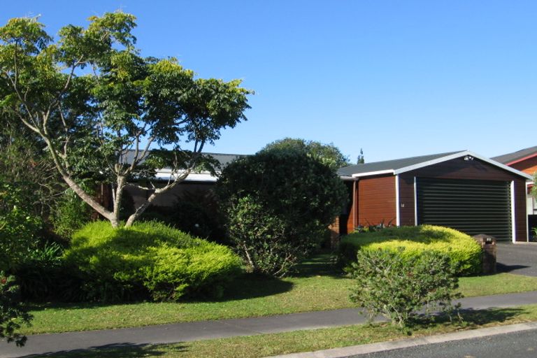 Photo of property in 14 Crampton Court, Orewa, 0931
