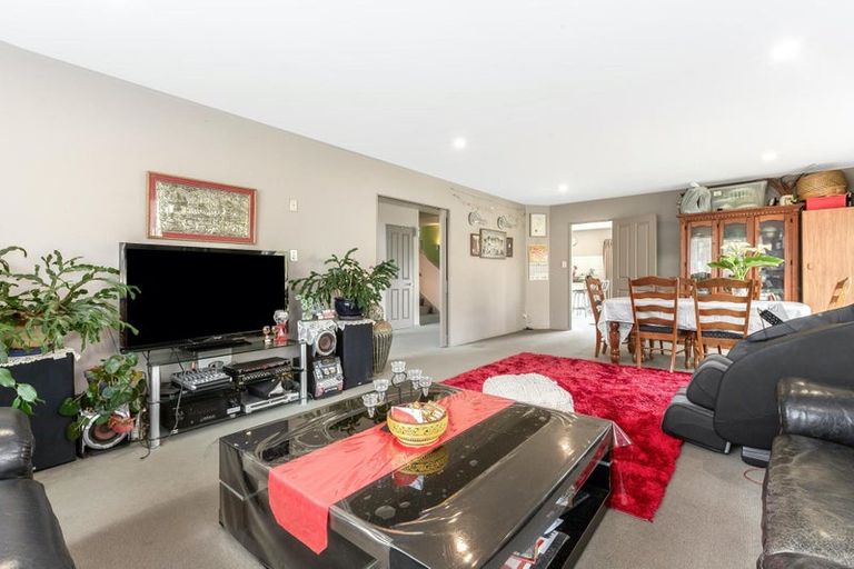 Photo of property in 10 Fiordland Place, Aotea, Porirua, 5024
